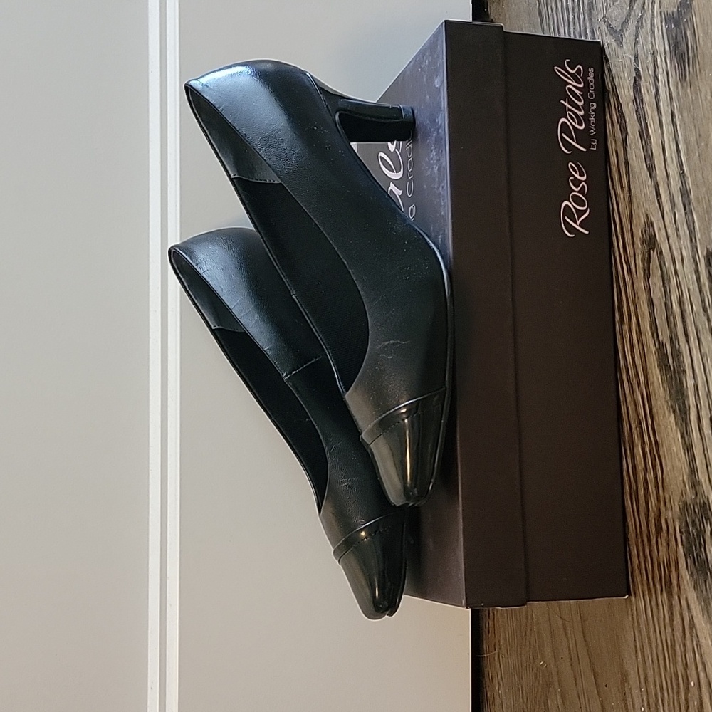 Walking Cradles "Race" high heel extra wide women's shoe